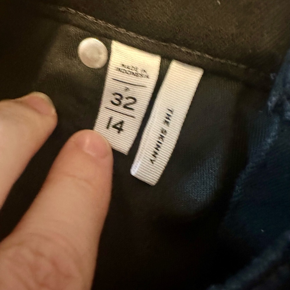 Black High-Rise Skinny Jeans - Picture 5 of 7